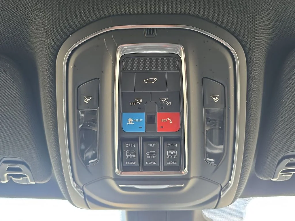 Used 2023 White Jeep Base image 29