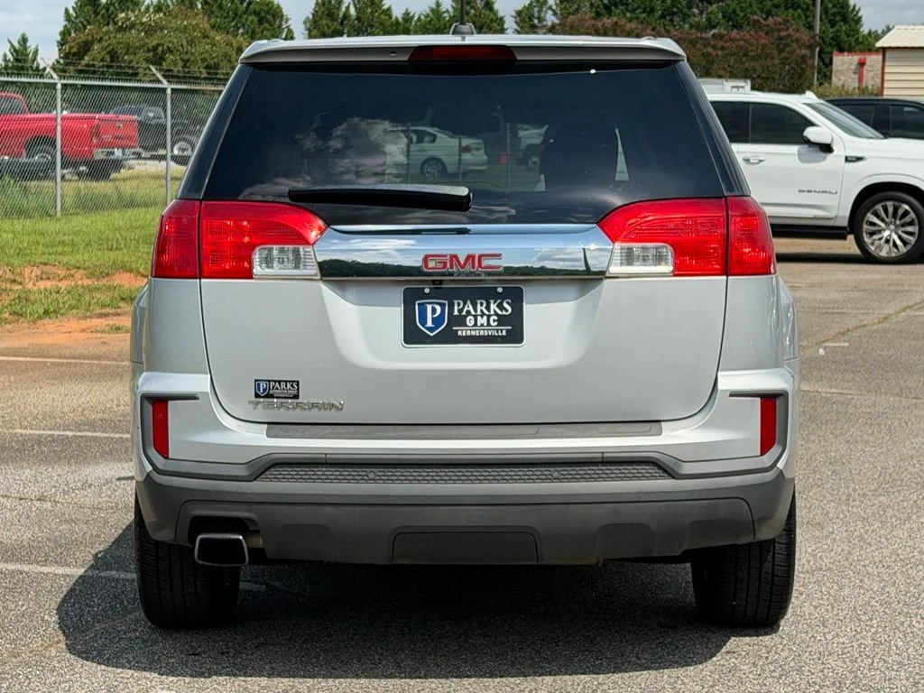 Used 2017 QUICKSILVER METALLIC GMC SLE image 32