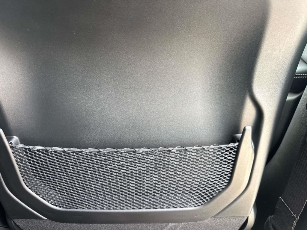 New 2026 Bright White Clear-Coat Exterior Paint Jeep Limited image 26