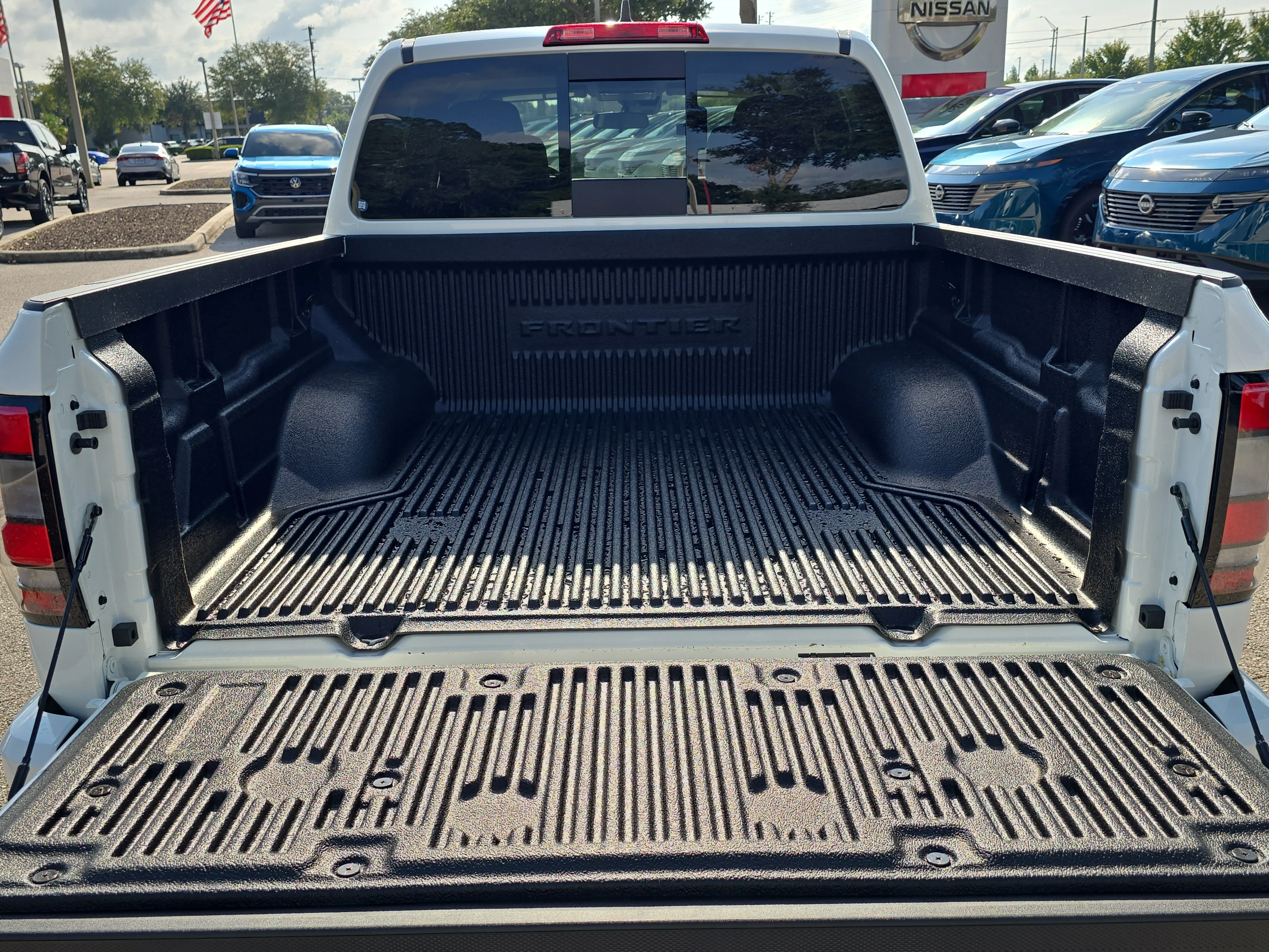 New 2026 Glacier White Nissan Crew Cab SV image 10