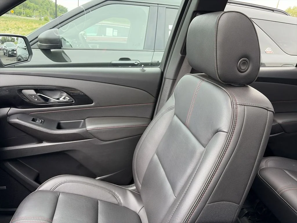 Used 2023 Gray Chevrolet RS image 24