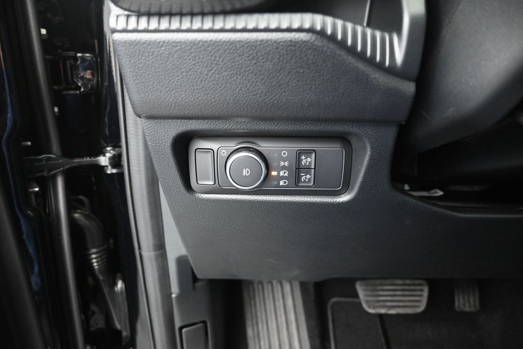 New 2026 Shadow Black Ford XLT image 11