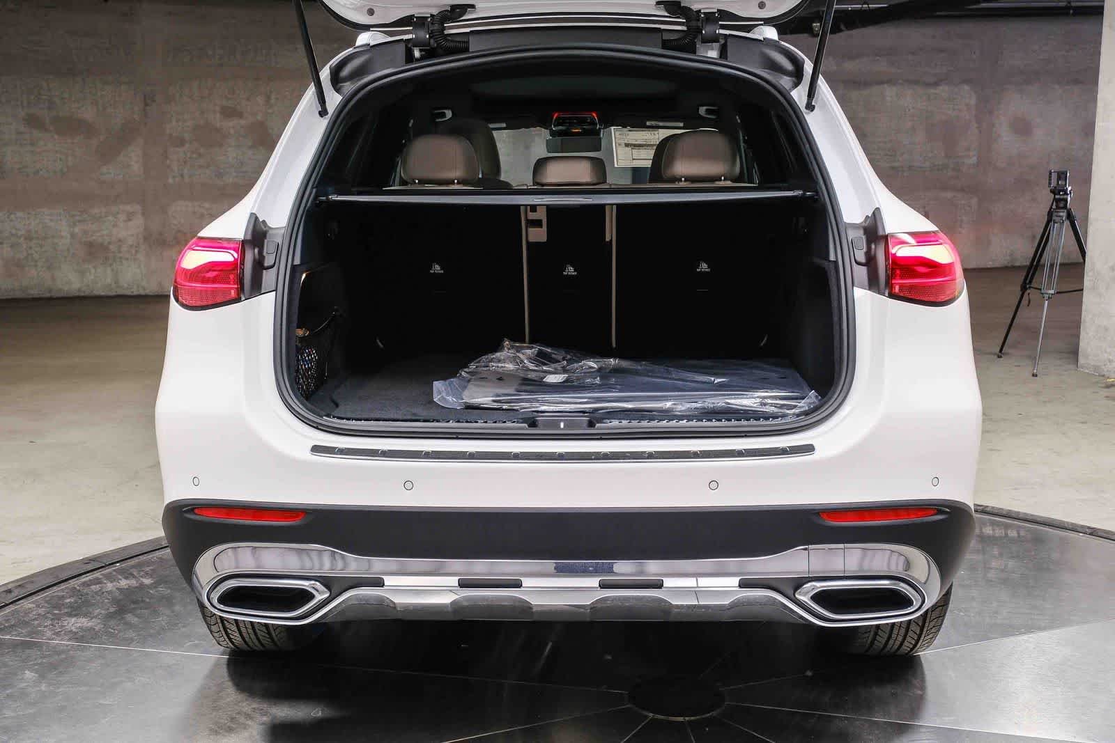 New 2026 Polar White Mercedes-Benz GLC 300 image 71