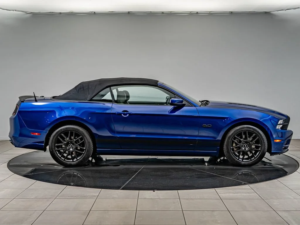 Used 2013 Blue Metallic Ford GT Premium image 5