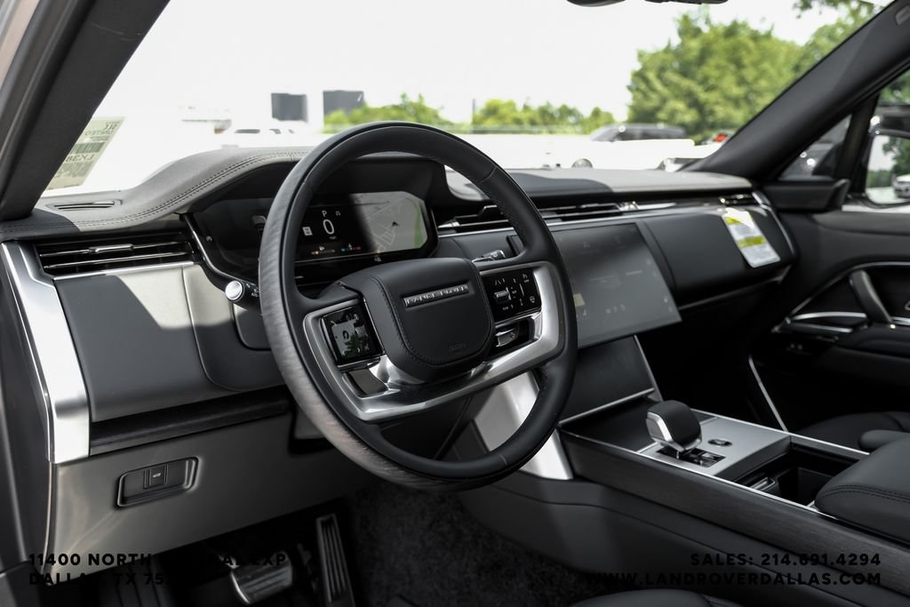 New 2026 1le Land Rover SE image 2