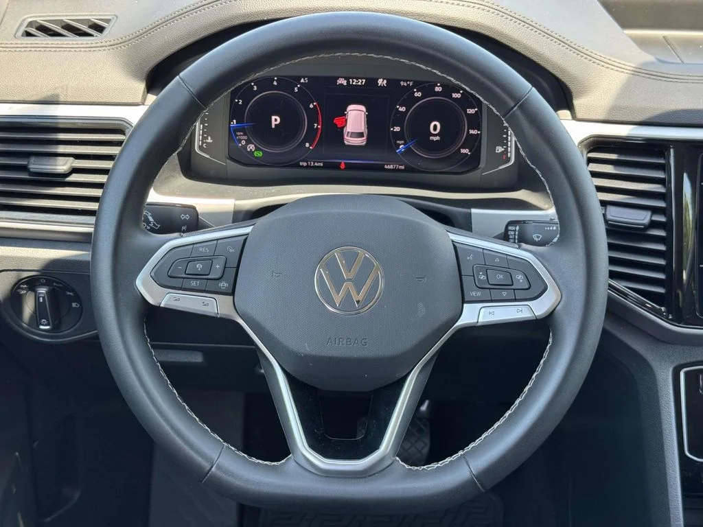 Used 2023 White Volkswagen 3.6L V6 SE w/Technology image 18