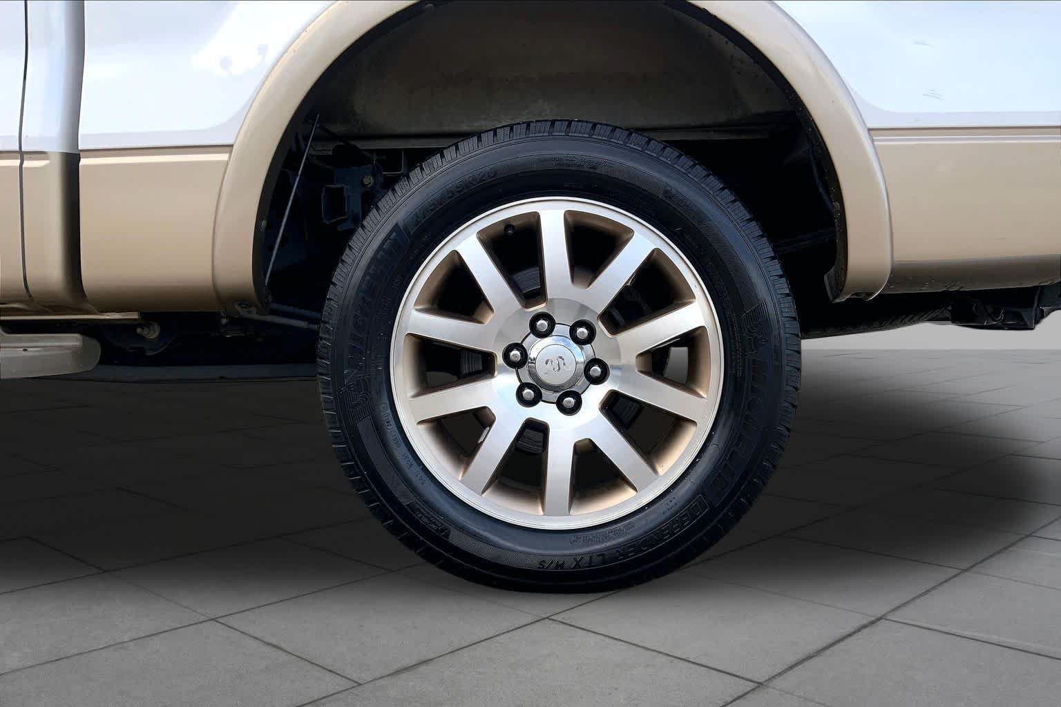 Used 2013 White Platinum Tri-Coat Metallic Ford King Ranch image 10