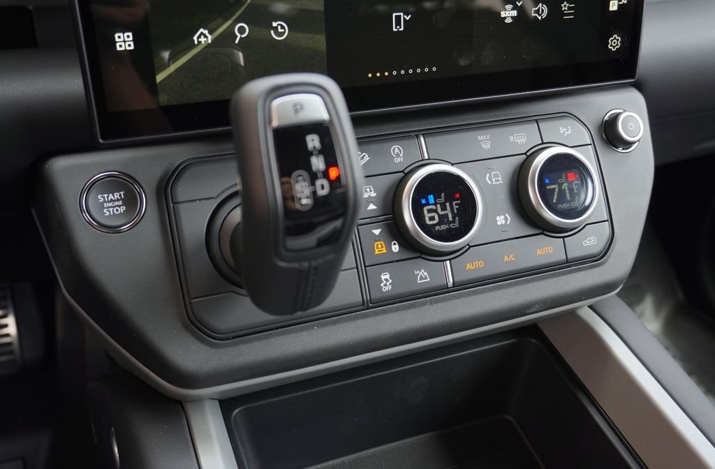 New 2026 Santorini Black Land Rover X image 27