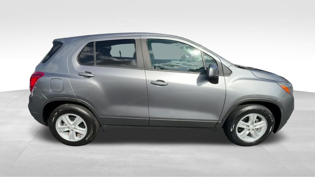 Used 2020 Gray Chevrolet LS image 6