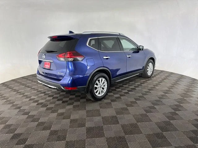 Used 2018 Blue Nissan SV image 5