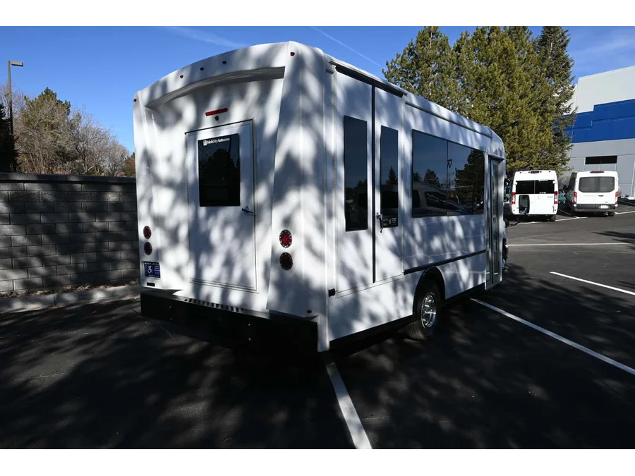 2026 Ford E-Series Cutaway Base - Photo 6