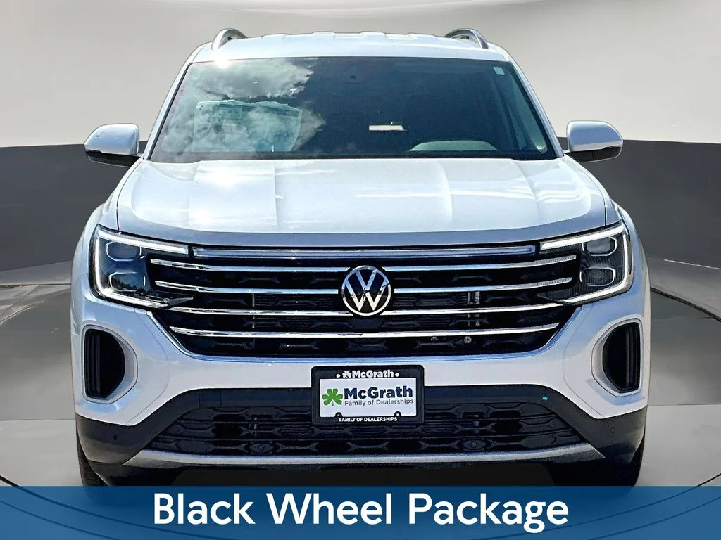 New 2026 White/off-white Volkswagen SE w/Technology image 2
