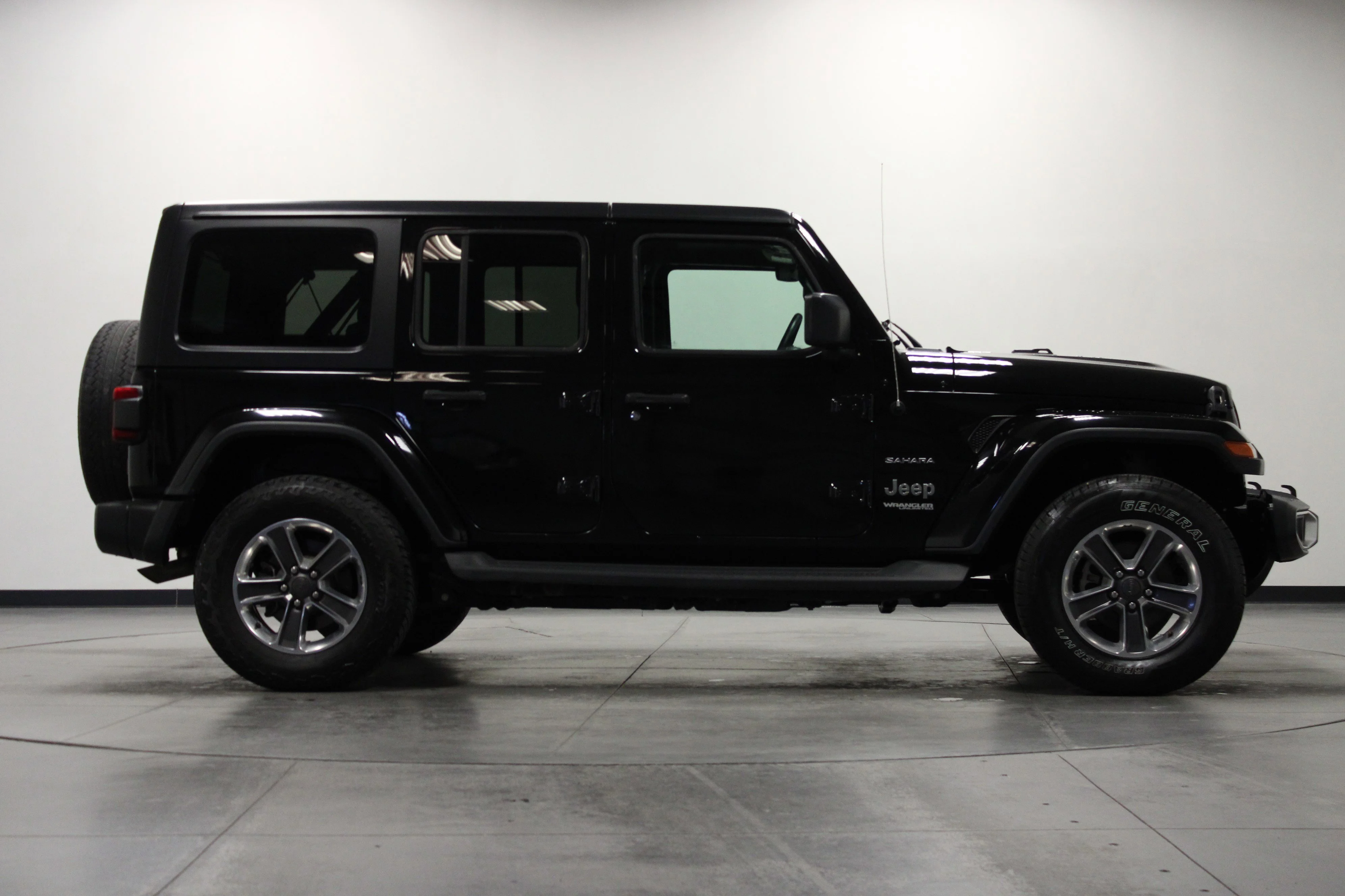 Used 2018 Black Clearcoat Jeep Sahara image 3
