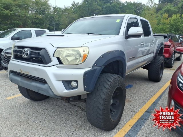 Used 2013  Toyota N image 1