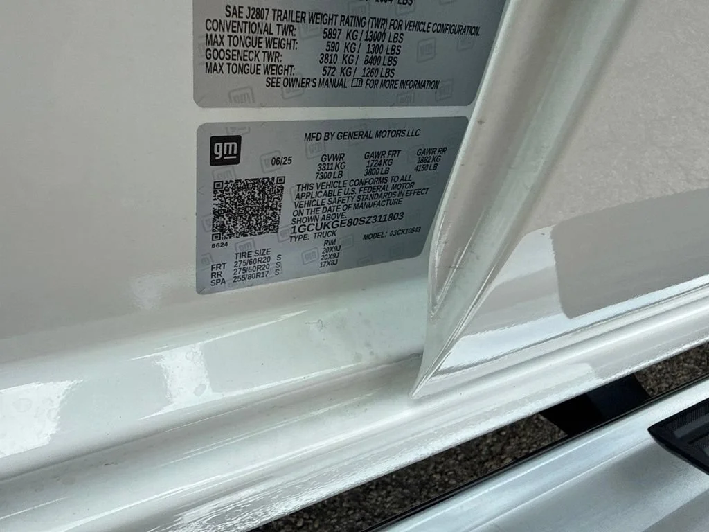 Used 2025 Summit White Chevrolet LTZ image 42
