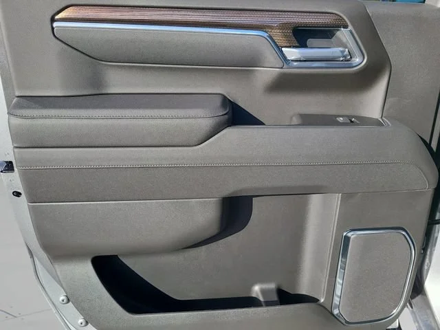 Used 2026 Sterling Gray Metallic Chevrolet LT image 17