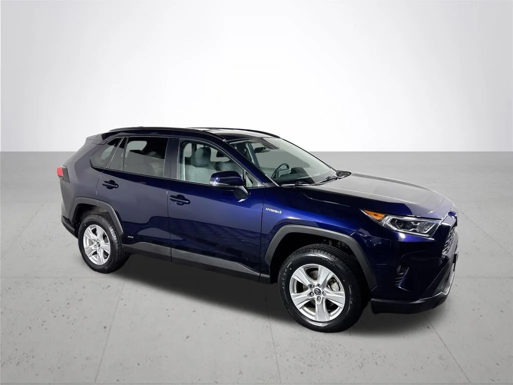 Used 2020 Blue Toyota XLE image 4