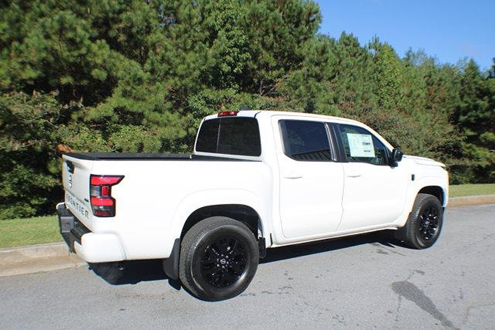 2026 Nissan Frontier SV - Photo 2
