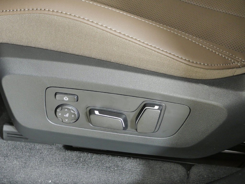 Used 2026 Dark Graphite Metallic BMW 30 xDrive image 40