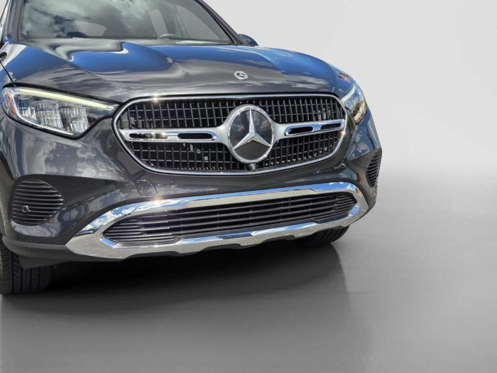 Certified Used 2026 Graphite Grey Metallic Mercedes-Benz GLC 300 image 9