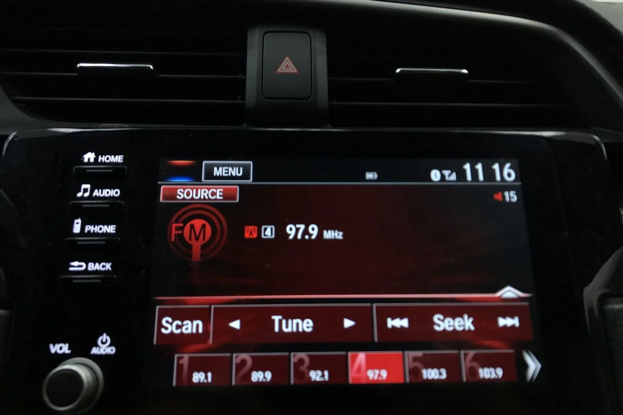 Used 2020 Platinum White Pearl Honda Sport image 22