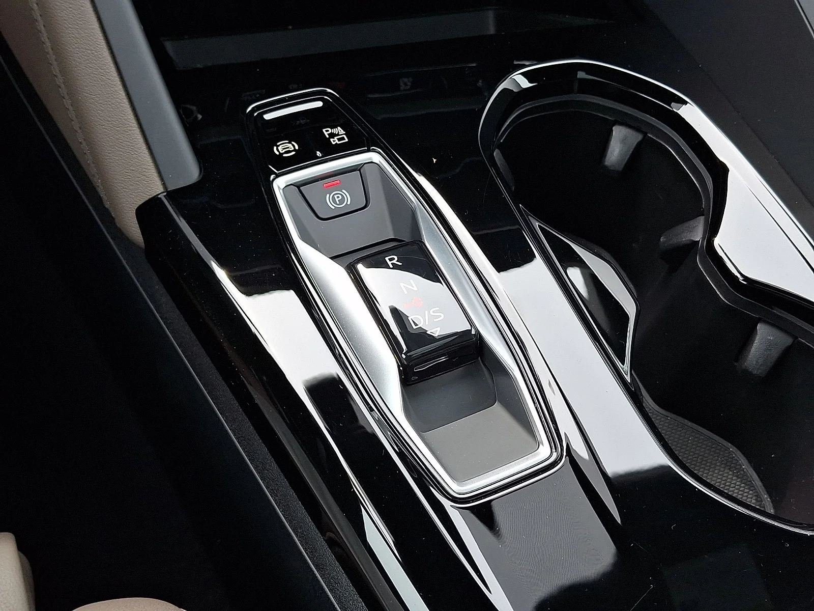 Used 2025 Mythos Black Metallic   0E0e Audi Premium Plus image 15