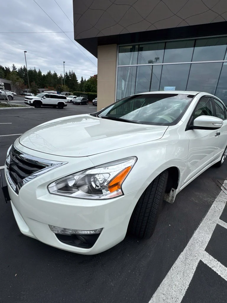 Used 2014 White Nissan 2.5 SV image 1