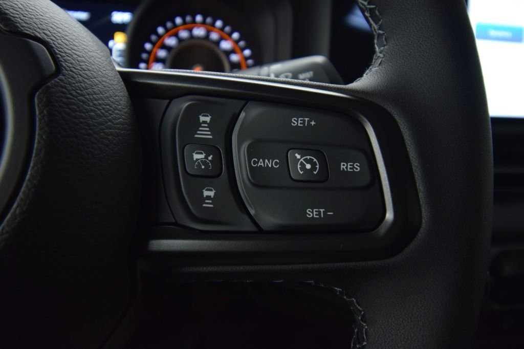 New 2026 Black Clear-Coat Exterior Paint Jeep Sahara image 27