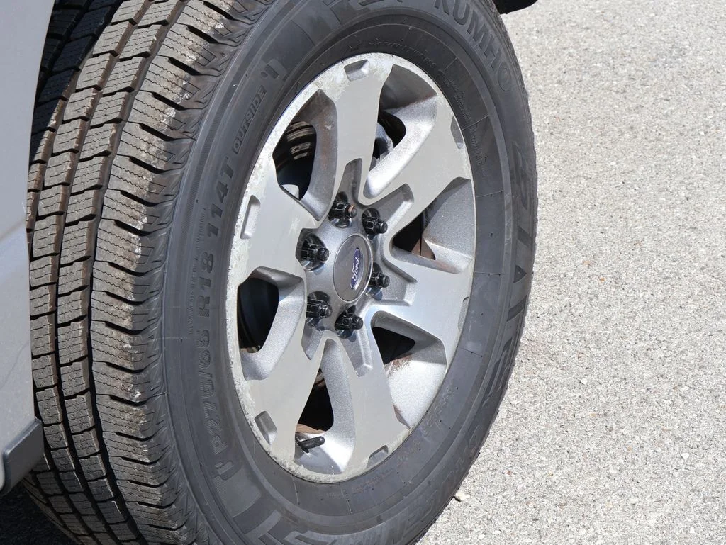 Used 2022 Silver Ford Lariat image 40