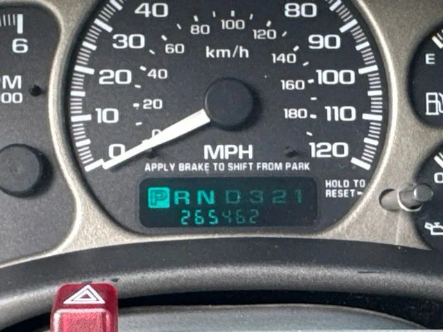 Used 2002 Black GMC Denali image 25