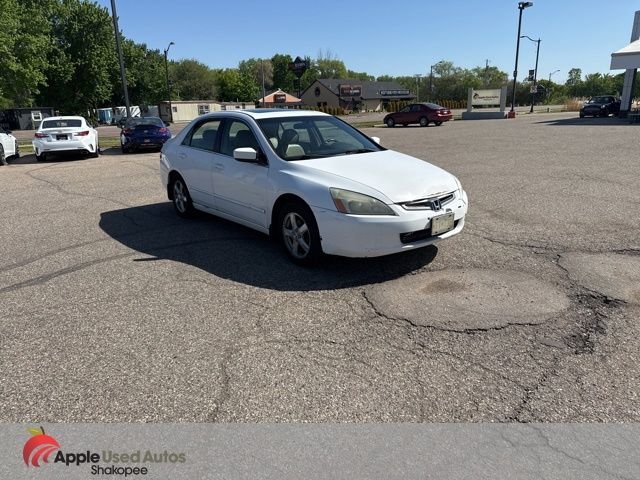 Used 2005 White Honda EX-L image 1