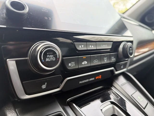 Used 2018  Honda Touring image 19