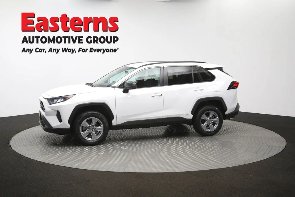 Used 2022 White Toyota LE image 59
