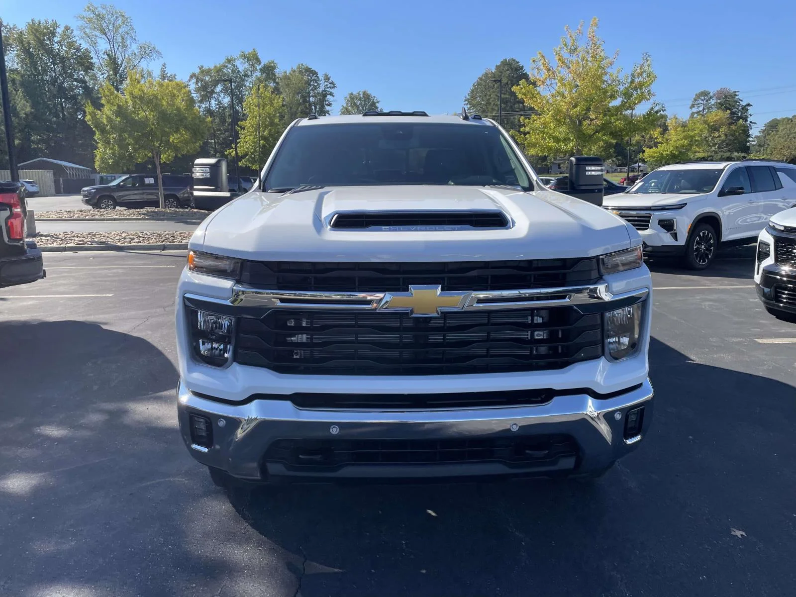 New 2026 Summit White Chevrolet LT DRW image 2