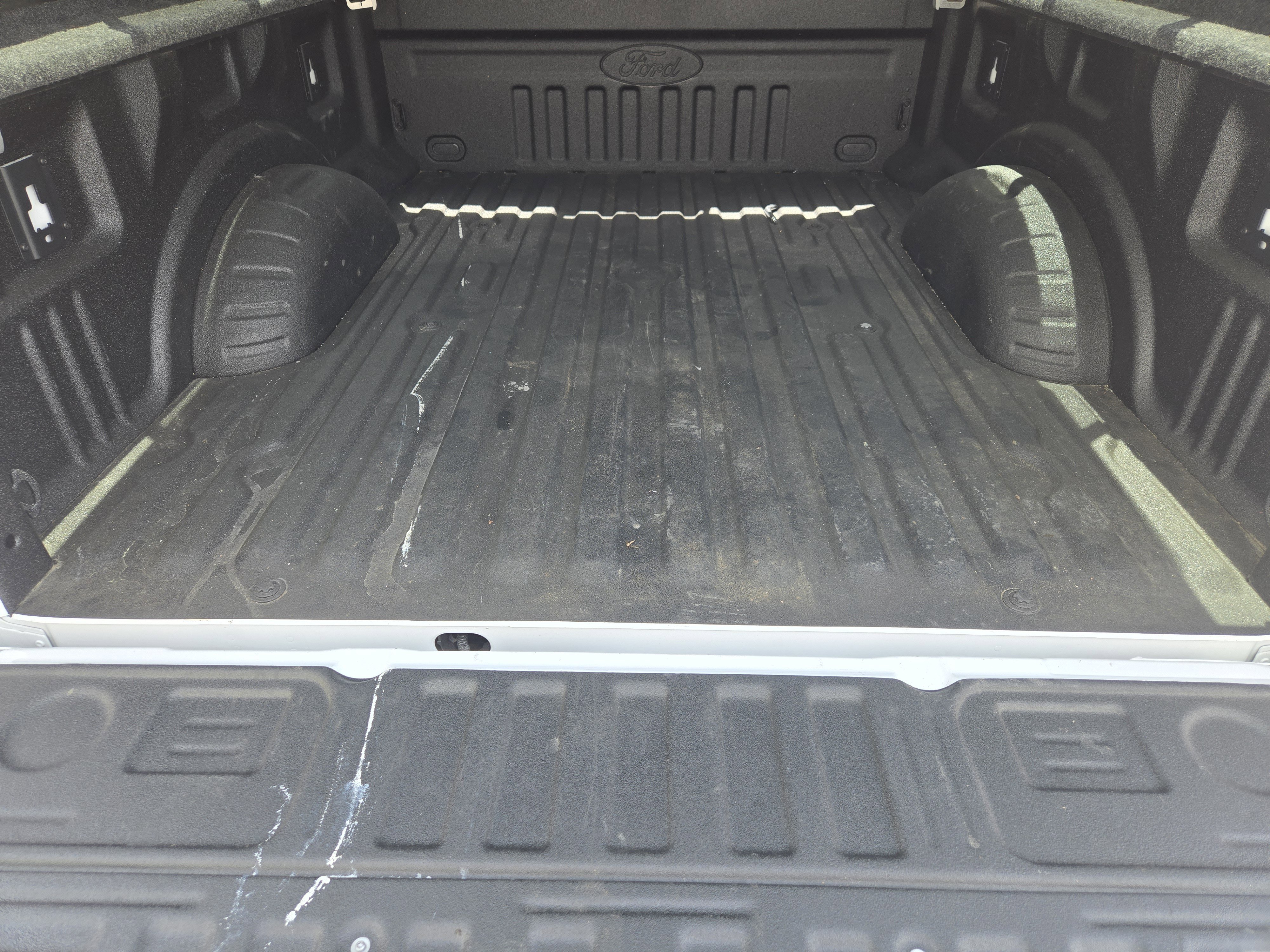 Used 2023 OXFORD WHITE Ford LARIAT image 34