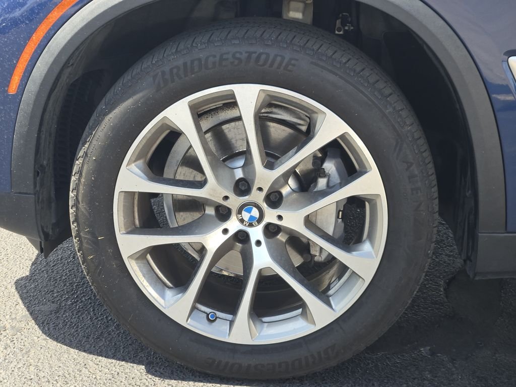 Used 2021 Blue BMW xDrive40i image 13