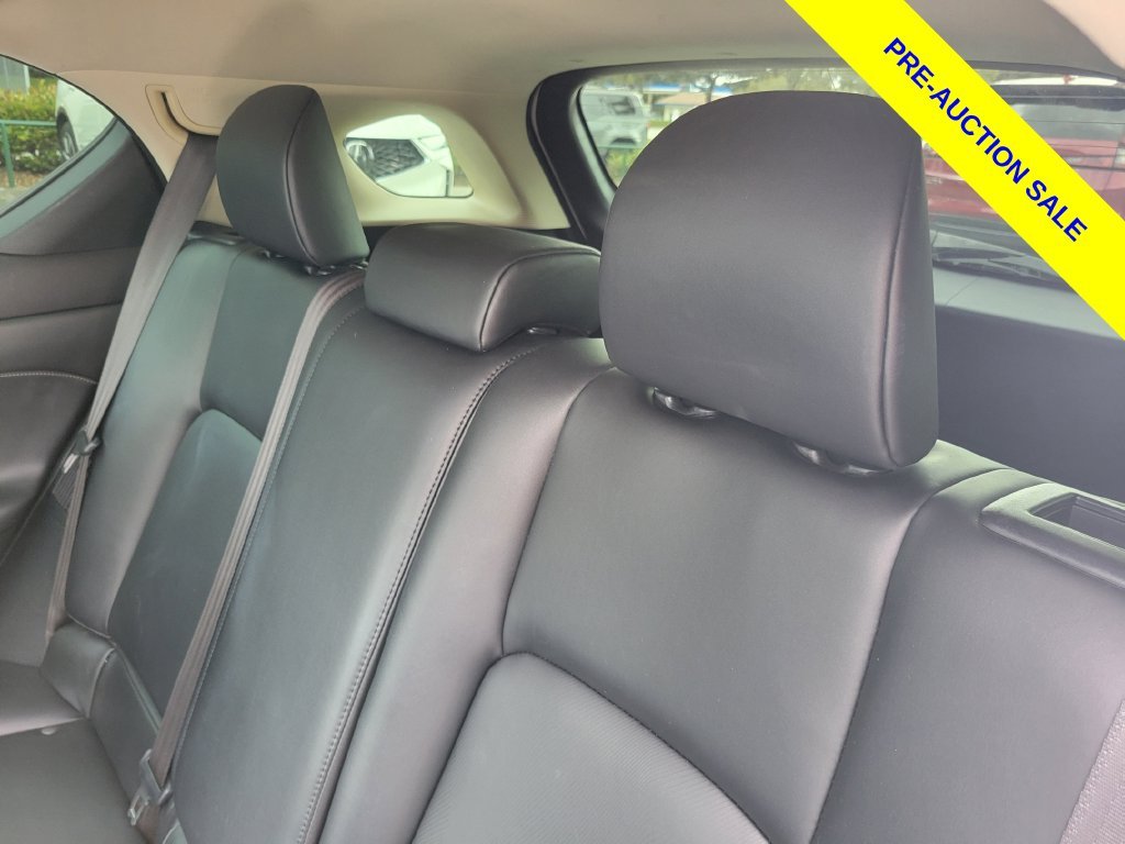 Used 2017 White Lexus 200h image 12
