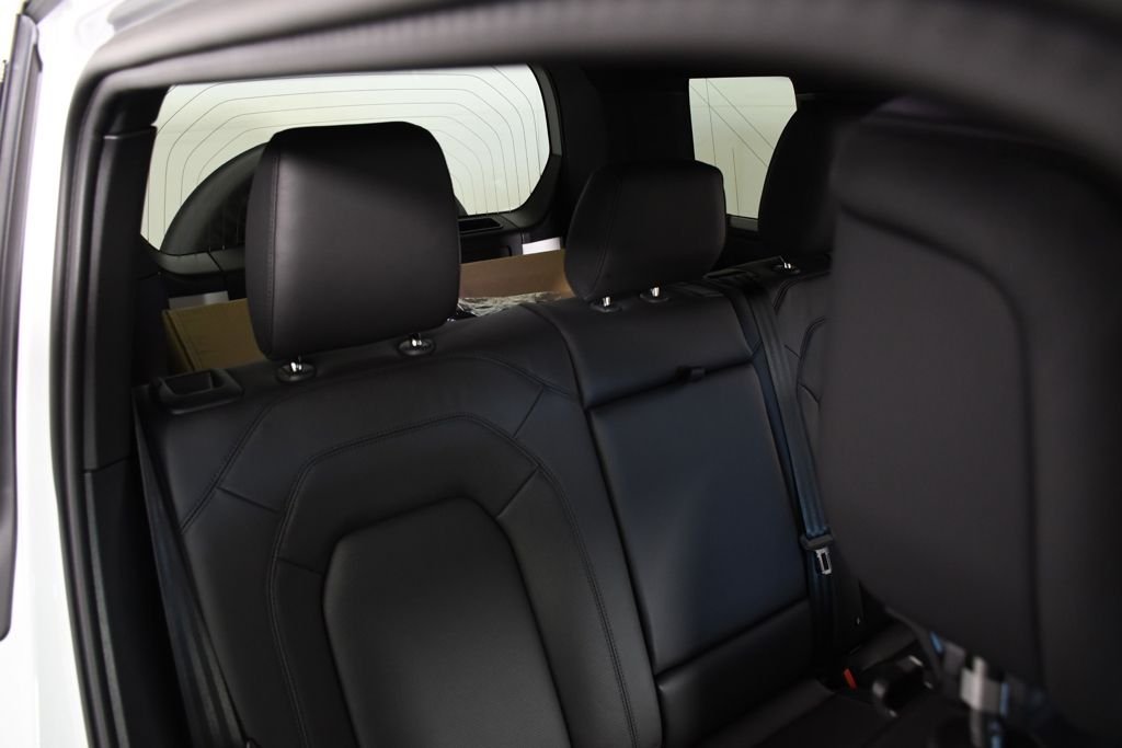 New 2026 Fuji White Land Rover S image 23