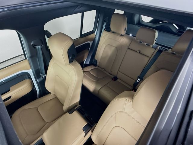 New 2026 Fuji White Land Rover X-Dynamic SE image 14