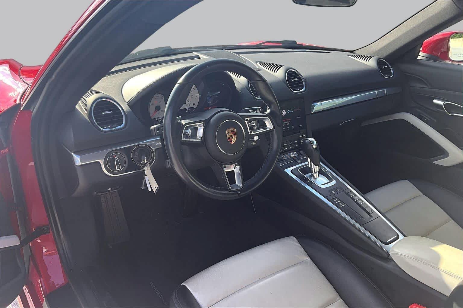 Used 2019 Carmine Red Porsche  image 16