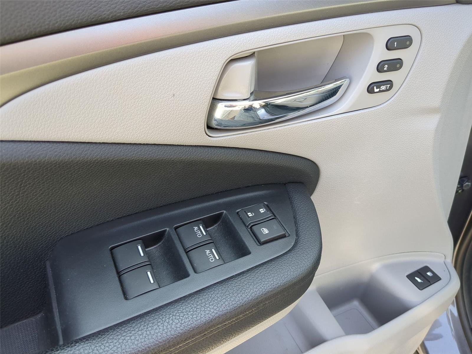 Used 2022  Honda EX-L image 13
