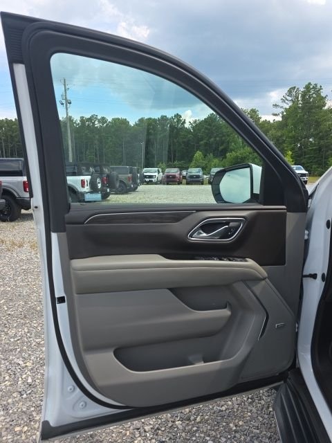 Used 2021 Summit White Chevrolet LT image 8
