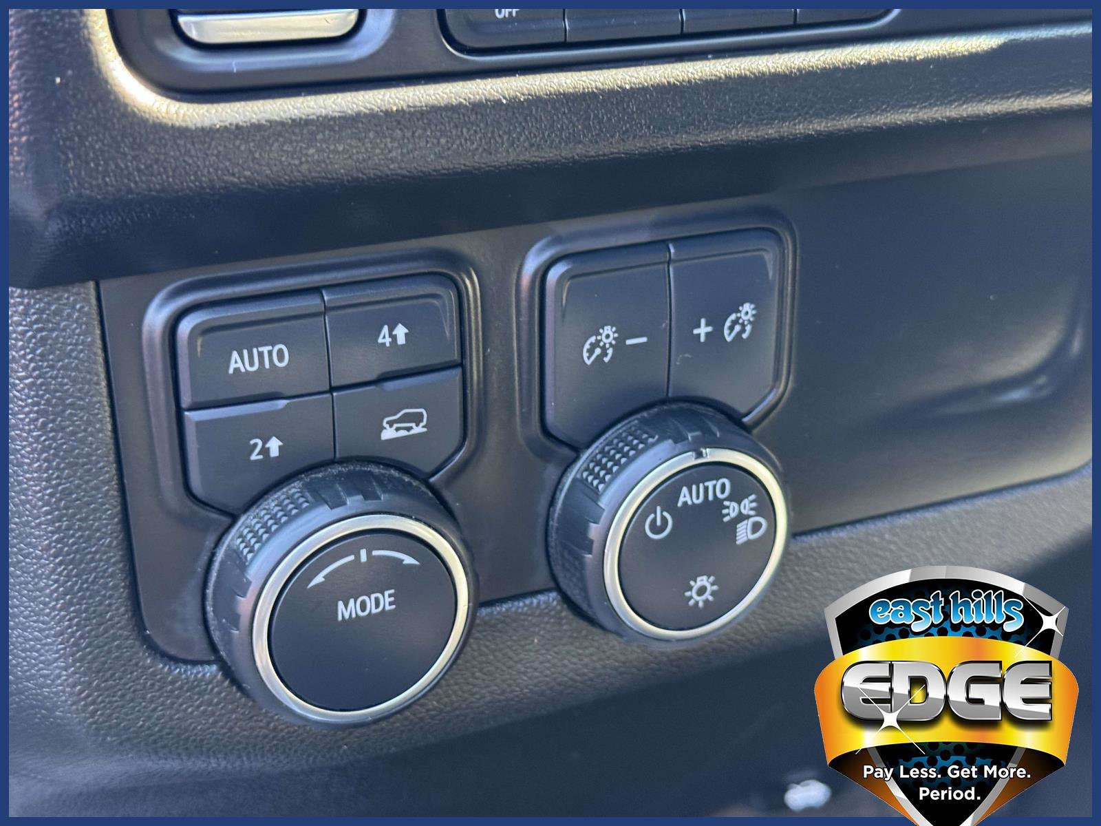 2024 Chevrolet Suburban LT - Photo 17