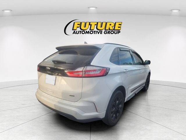 Certified Used 2023 White Ford SE image 3