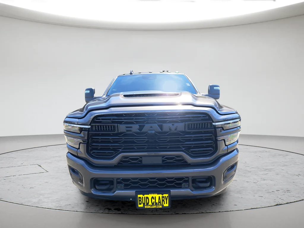 New 2026 Granite Crystal Metallic Clear-Coat Exterior Paint RAM Laramie image 8
