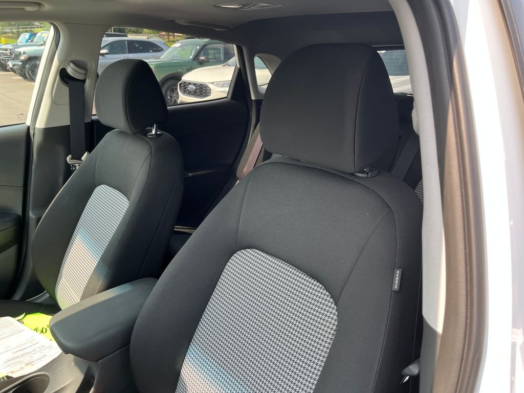 Used 2021 White Hyundai SEL Plus image 12