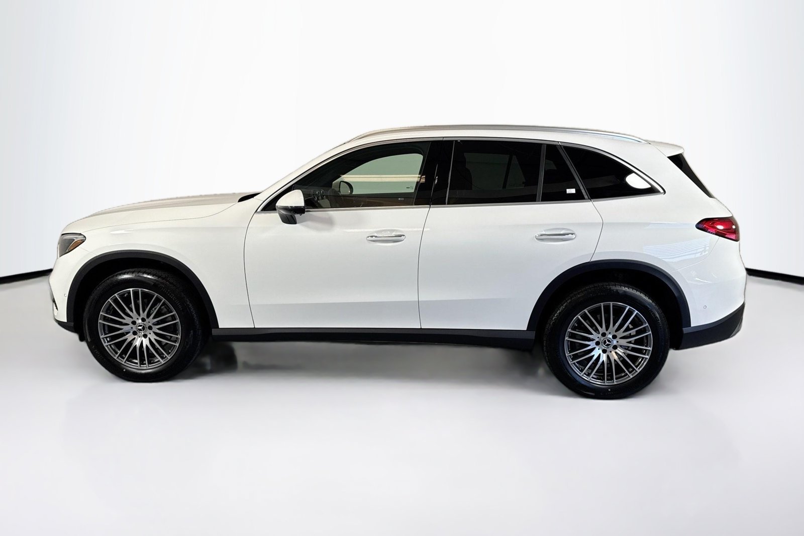 New 2026 Polar White Mercedes-Benz GLC 300 image 8
