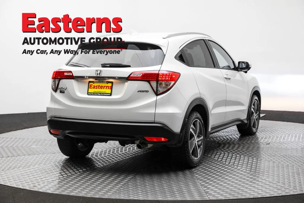 Used 2021 White Honda EX image 5