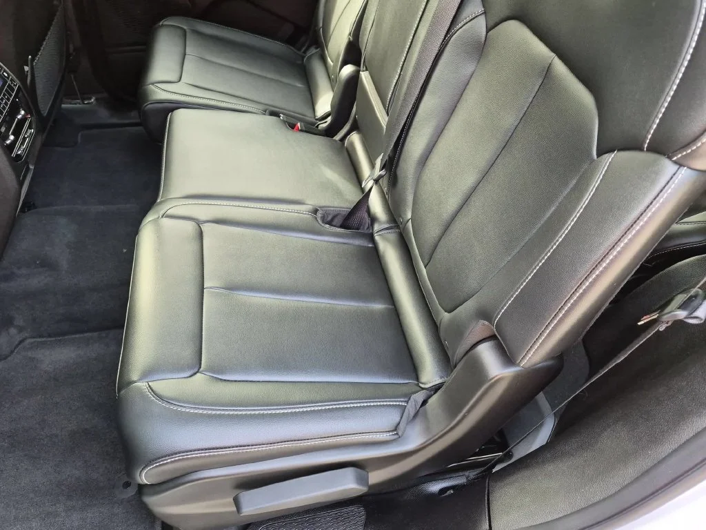 Used 2025 White Jeep Limited image 24