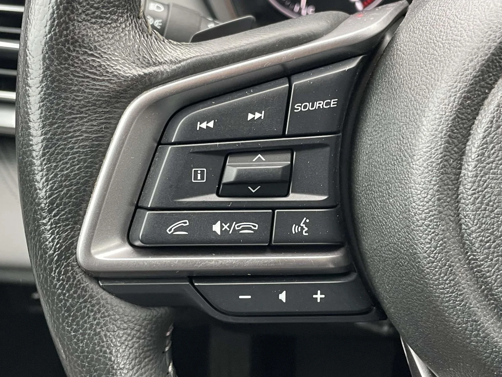 Used 2025 Magnetite Gray Metallic Subaru Limited image 10